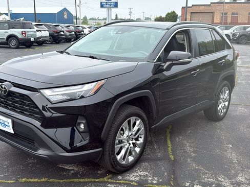Used 2025 Toyota RAV4 XLE Premium AWD/4WD image 4