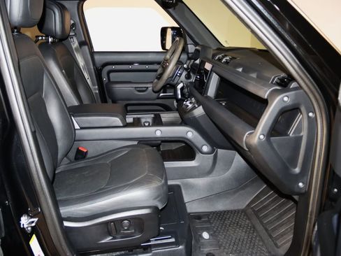 Used 2023 Land Rover Defender 110 V8 AWD/4WD image 59