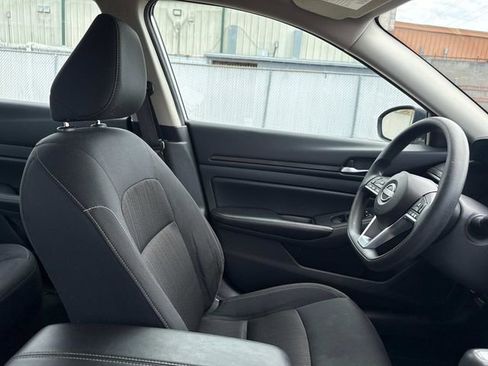 Used 2024 Nissan Altima 2.5 SV FWD image 16