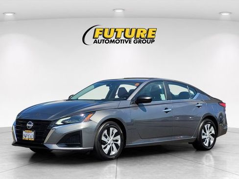 Certified 2025 Nissan Altima 2.5 S FWD image 5