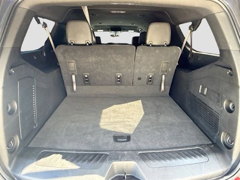 Used 2021 Chevrolet Suburban LT image 28
