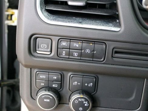 Used 2023 Chevrolet Suburban LT w/ Luxury Package AWD/4WD image 14