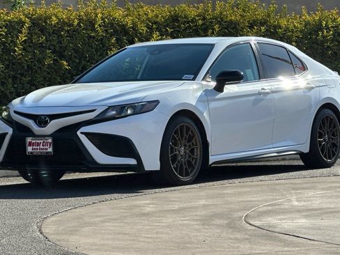 Used 2023 Toyota Camry SE FWD image 8