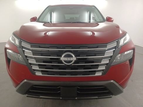Used 2025 Nissan Rogue SV AWD/4WD image 2