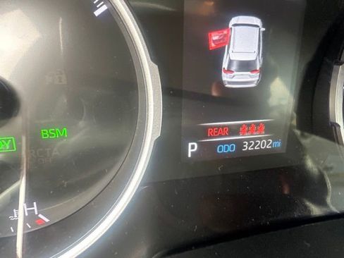 Used 2021 Toyota RAV4 XLE w/ Convenience Package image 20