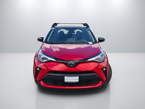 Used 2022 Toyota C-HR Limited FWD image 2