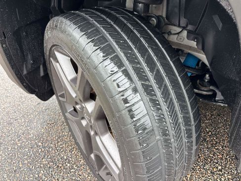 Used 2021 Jeep Renegade Latitude AWD/4WD image 3