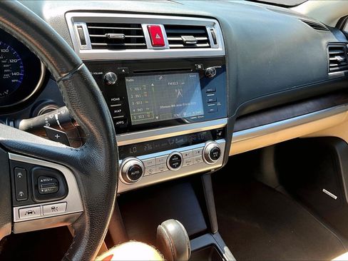 Used 2017 Subaru Outback 2.5i Limited AWD/4WD image 6