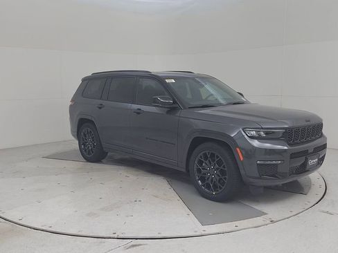 New 2025 Jeep Grand Cherokee L Summit image 4