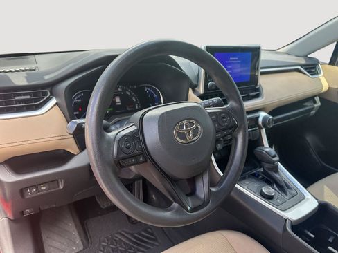 Used 2023 Toyota RAV4 LE AWD/4WD image 10