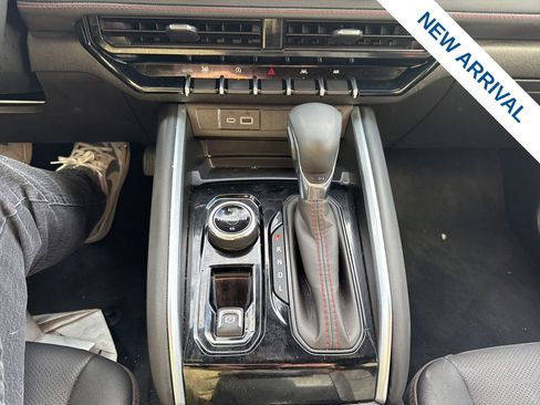 Used 2025 Chevrolet Colorado Z71 w/ Technology Package image 24