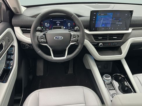New 2026 Ford Explorer Platinum w/ LUX Leather Package AWD/4WD image 11