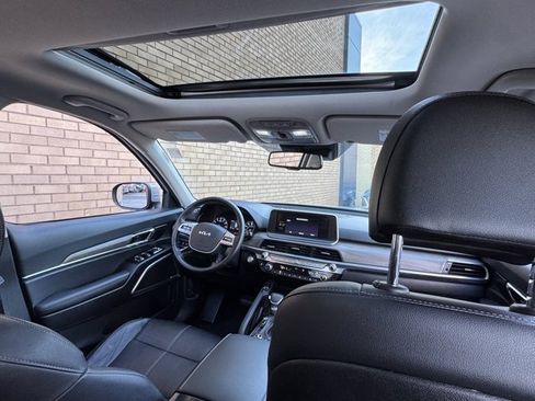 Used 2022 Kia Telluride EX w/ EX Premium Package image 15