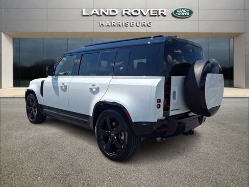 Used 2024 Land Rover Defender 110 X-Dynamic SE AWD/4WD image 2