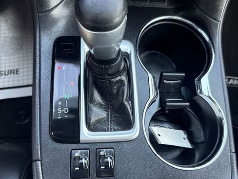 Used 2019 Toyota Highlander XLE FWD image 35