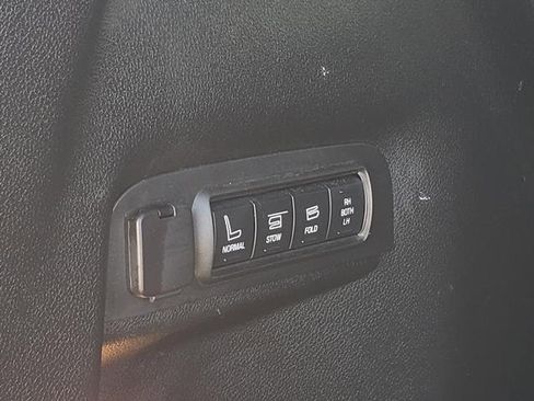Used 2018 Ford Explorer Platinum image 9