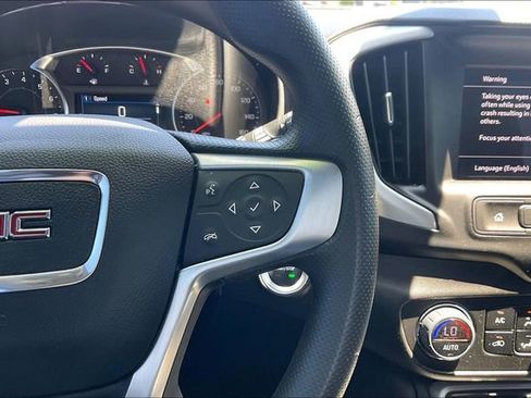 Used 2024 GMC Terrain SLE w/ Driver Convenience Package AWD/4WD image 21