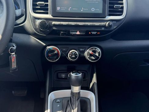 Used 2024 Hyundai Venue SE FWD image 46