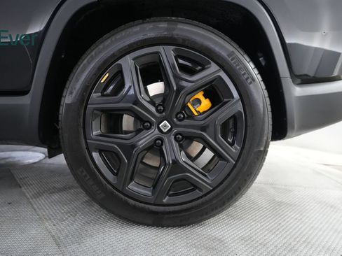 Used 2023 Rivian R1S Launch Edition AWD/4WD image 9