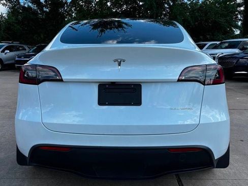 Used 2024 Tesla Model Y Long Range AWD/4WD image 8