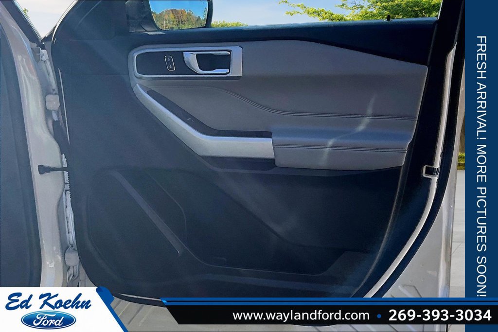 Certified 2022 Ford Explorer XLT w/ Equipment Group 202A AWD/4WD image 23