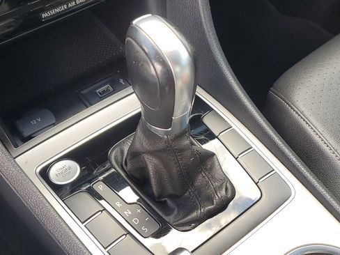 Used 2020 Volkswagen Passat 2.0T SE image 24