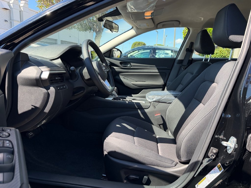 New 2026 Nissan Altima 2.5 SV FWD image 4