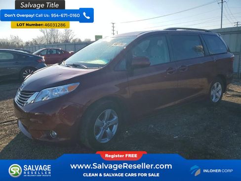 Used 2017 Toyota Sienna LE image 1