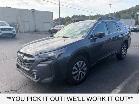 Used 2025 Subaru Outback Premium AWD/4WD image 3