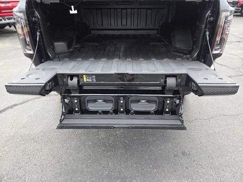 Used 2024 GMC Hummer EV 2X w/ LPO, Illumination Package AWD/4WD image 20