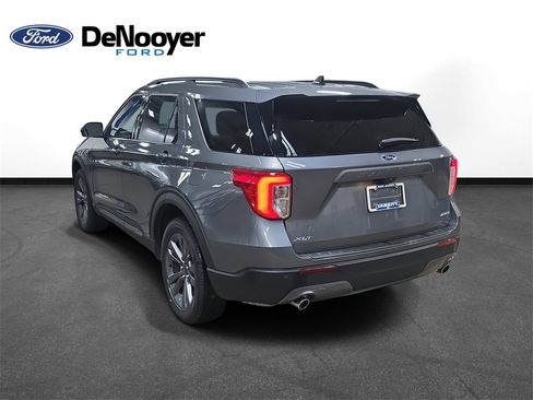 Used 2023 Ford Explorer XLT w/ Equipment Group 202A image 9