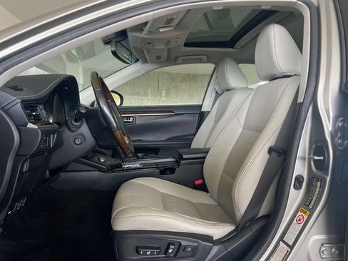 Used 2015 Lexus ES 350 w/ Premium Package FWD image 17
