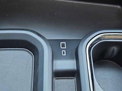 Used 2024 GMC Sierra 2500 AT4 w/ AT4 Premium Plus Package image 33