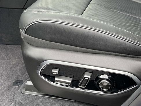 New 2025 Jeep Grand Cherokee Overland w/ Adv Protech Group III image 23