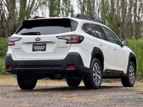 Used 2024 Subaru Outback Premium AWD/4WD image 7