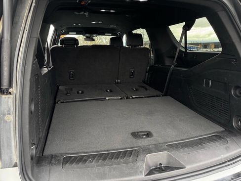 Used 2023 Chevrolet Suburban LT image 37