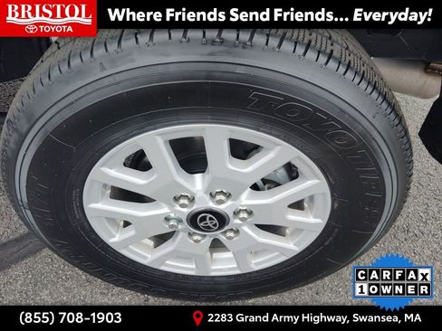 Used 2025 Toyota Tacoma SR5 image 11