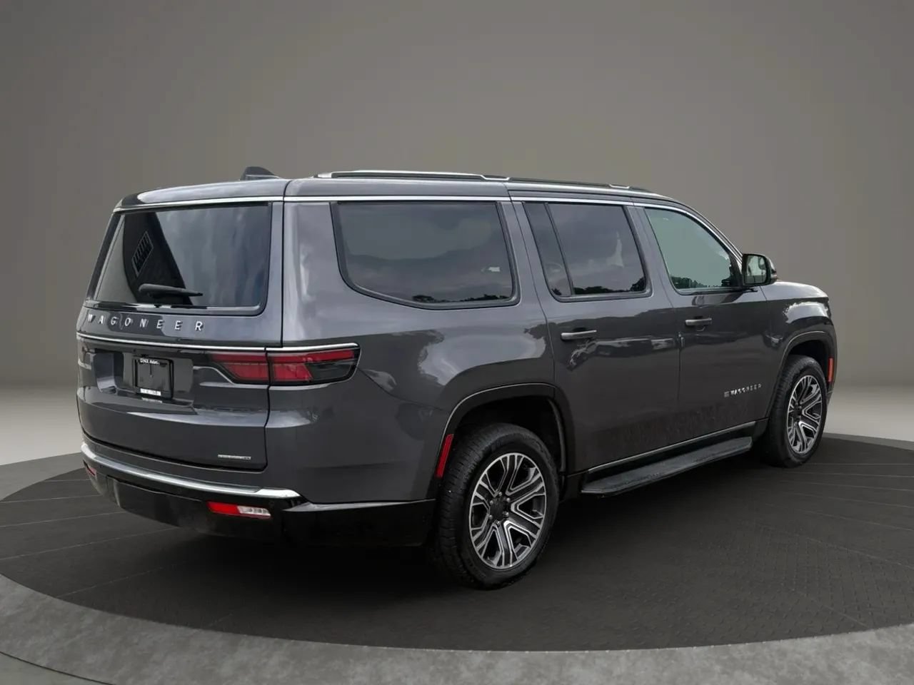 Used 2024 Jeep Wagoneer Series II AWD/4WD image 5