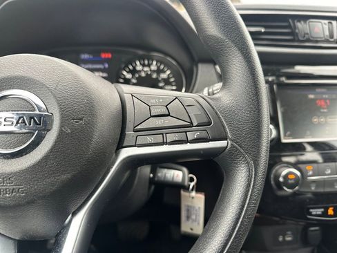 Used 2021 Nissan Rogue Sport S image 19