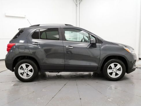Used 2018 Chevrolet Trax LT w/ LT Convenience Package AWD/4WD image 8