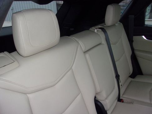 Used 2018 Cadillac XT5 AWD image 14