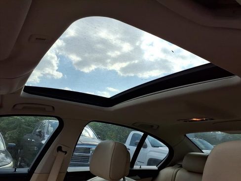 Used 2012 BMW 528i xDrive Sedan AWD/4WD image 11