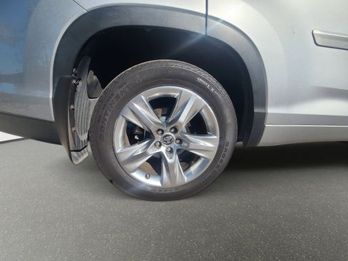 Used 2016 Toyota Highlander Limited Platinum image 10