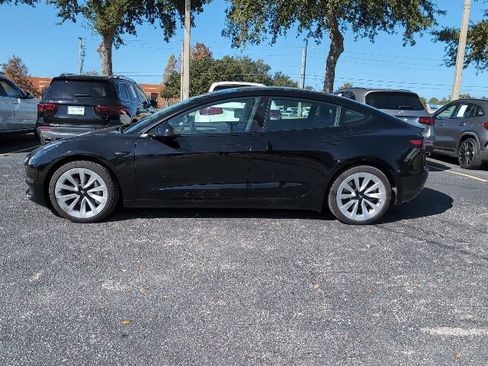 Used 2023 Tesla Model 3 Standard Range image 3