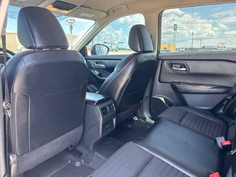 Used 2025 Nissan Rogue SV AWD/4WD image 23
