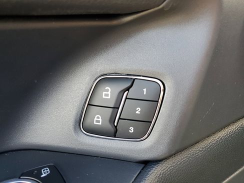 Used 2024 Ford Expedition Max XLT image 19