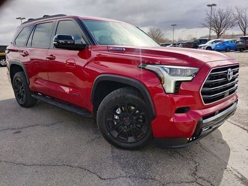 Used 2025 Toyota Sequoia Limited w/ TRD Off-Road Package AWD/4WD image 4