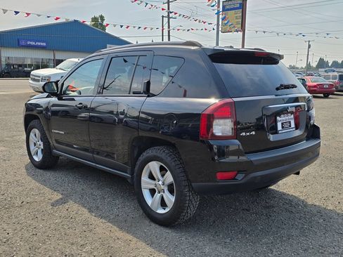 Used 2016 Jeep Compass Latitude AWD/4WD image 5