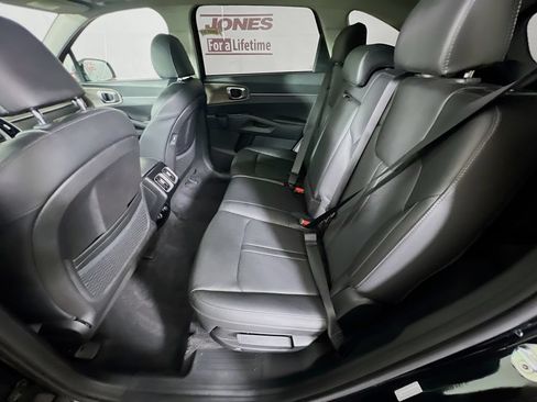 Used 2022 Kia Sorento S w/ Panoramic Sunroof Package AWD/4WD image 28