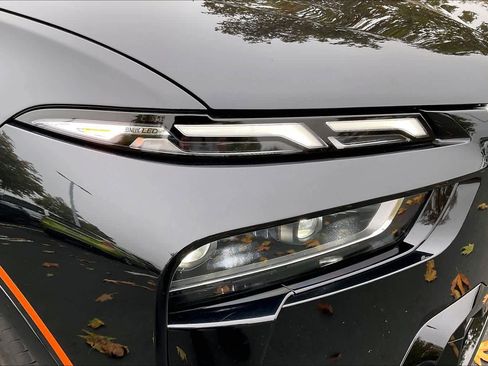 Used 2025 BMW X7 M60i image 30